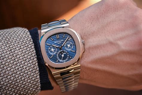 patek philippe gold calendar|patek philippe nautilus annual calendar.